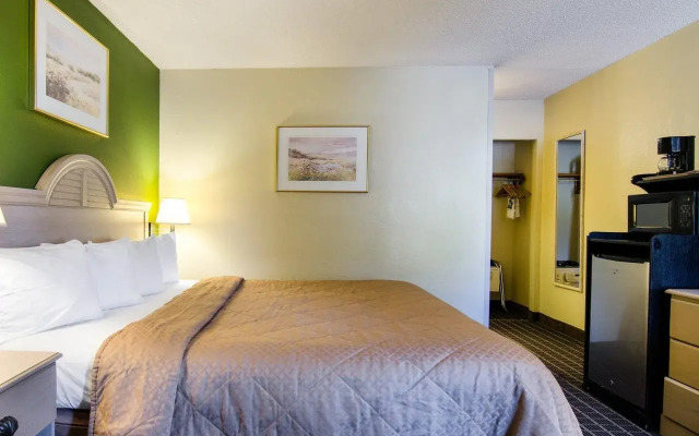 Quality Inn Merriam - Kansas City