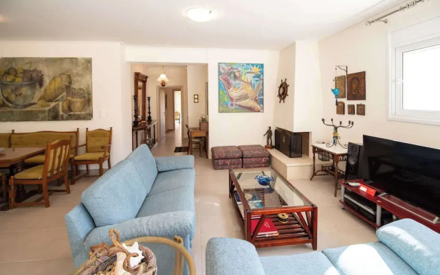 Seaside Retreat in Diminio