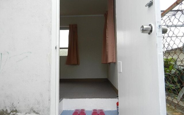 Okinawa Guest House Fushinuyauchi - Hostel