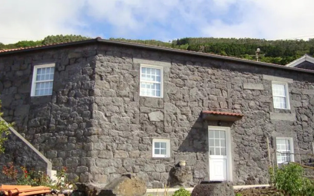 Casas do Pico - Adega Maria Isabel Alves