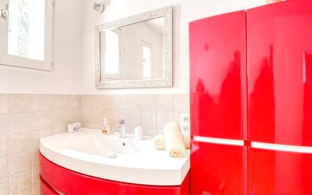 Villa With 4 Bedrooms in Rayol-canadel-sur-mer, With Wonderful sea Vie