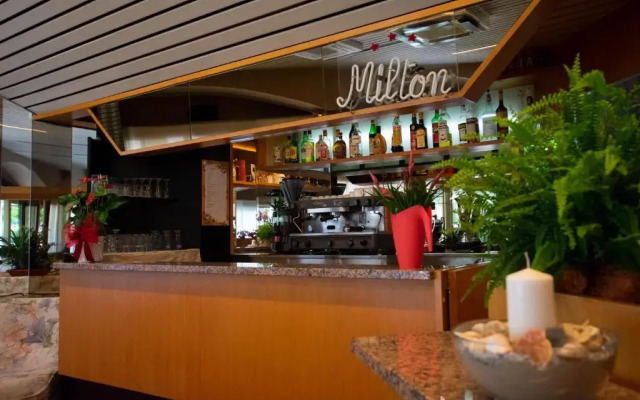 Hotel Milton