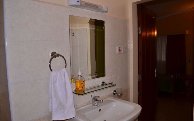 Kifaru House - Karen