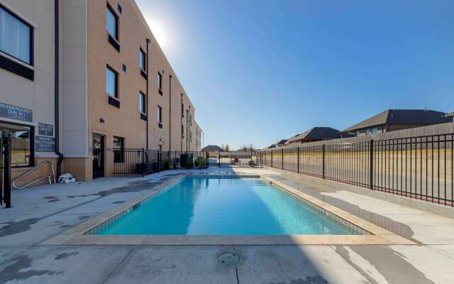 Comfort Inn & Suites Harrah