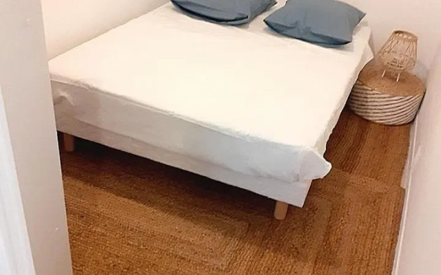 Studio Aubagne Centre Ancien Avec Stationnement Inclus