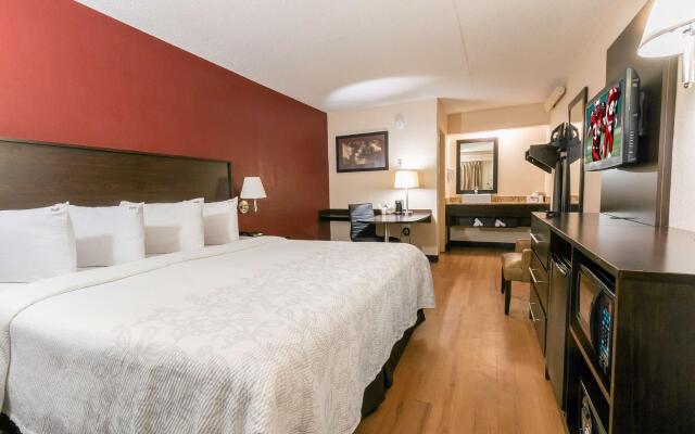 Red Roof Inn PLUS+ Chicago - Naperville