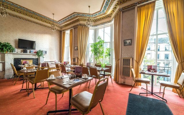 Kelvin Apartment