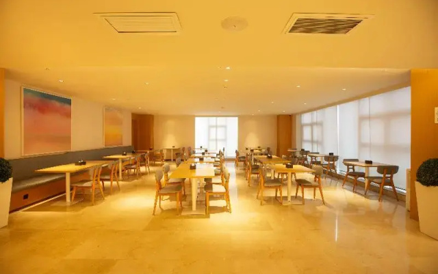 Ji Hotel (Zhengzhou East Railway Station)
