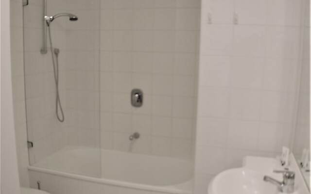 Royal Stays Apartments - Whiteman St