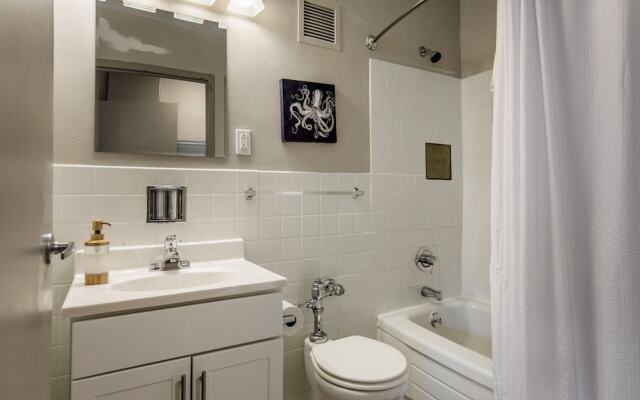 Cozysuites - Stylish Apartment in Downtown Louisville