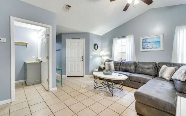 Pet-friendly PCB Duplex - Walk to Beach!