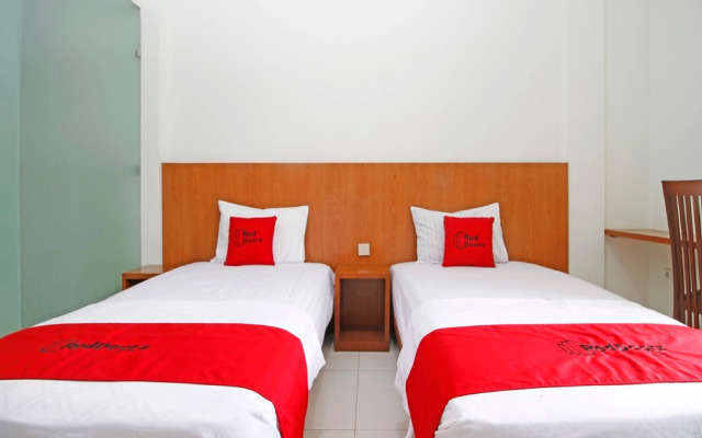 RedDoorz @ Turangga Sari