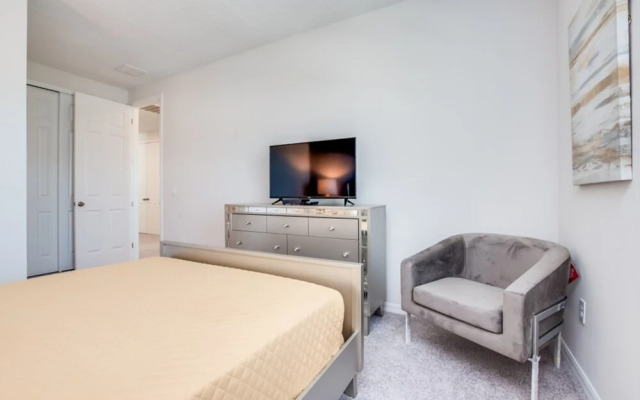 Windsor at Westside 9001