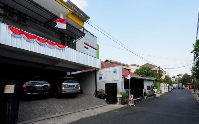 Omah Seroja Guesthouse