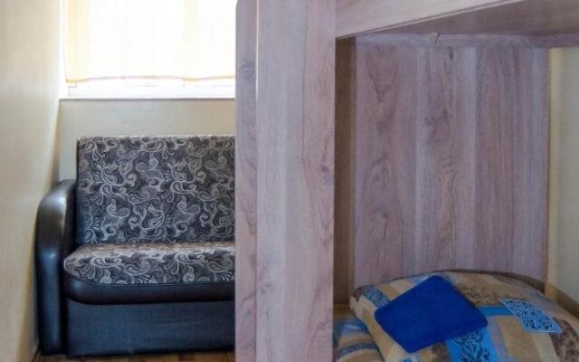 Hostel 44