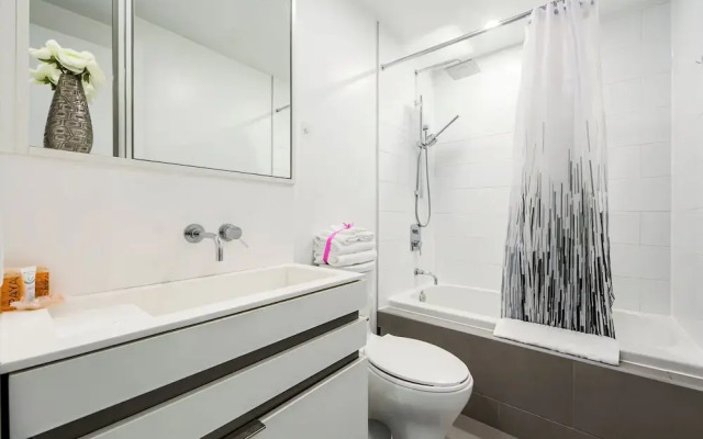Altitude Suites Bay Street by Teristo Group