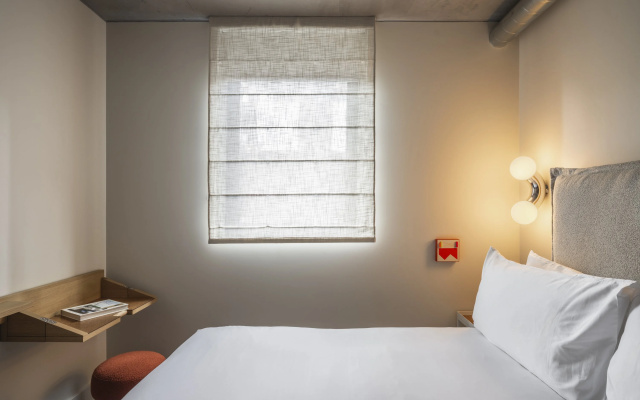 The StandardX, Melbourne – Guest Rooms – Melbourne