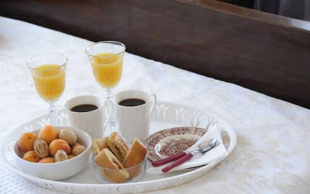 Traditional Greek Maisonette Antiperni