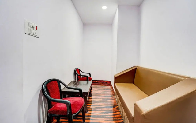 Fabhotel Triotel Inn