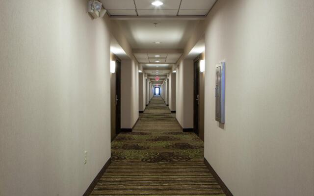 Holiday Inn Bloomington-Airport by IHG