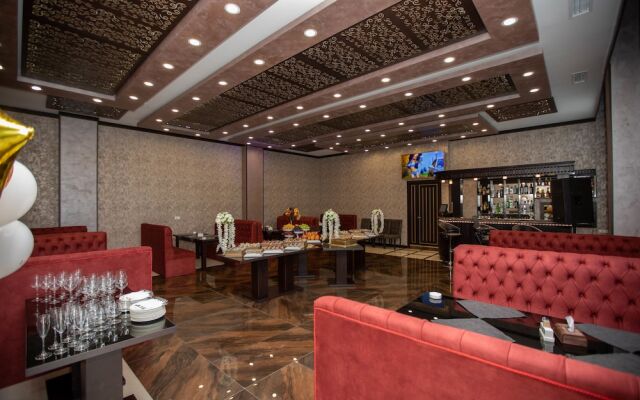 V hotel & tours