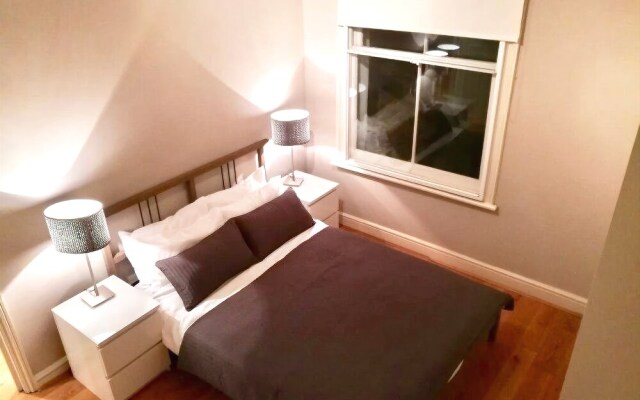 2 Bed Earls Court Hfs14
