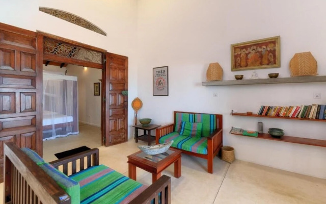 Blue Parrot Beach Villa