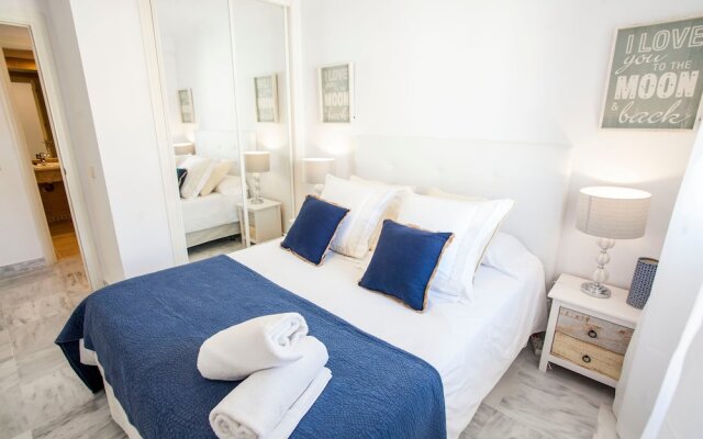 Dama de noche Playground