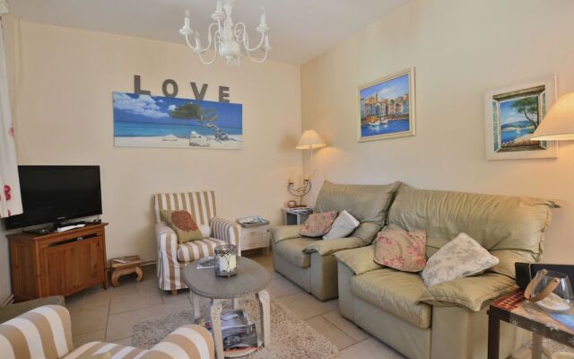 Modern Villa in Gareoult with Private Pool