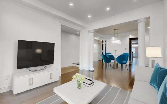 Spacious Family Haven: Modern 4-bedroom Luxury Home
