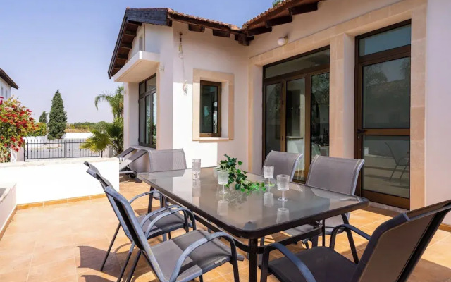 Lumina 2-BR Villa and Pool in Ayia Napa
