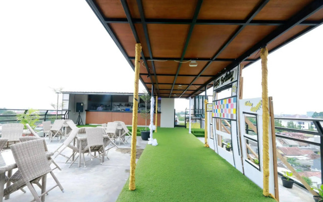 Yellow Star Hotel Gejayan