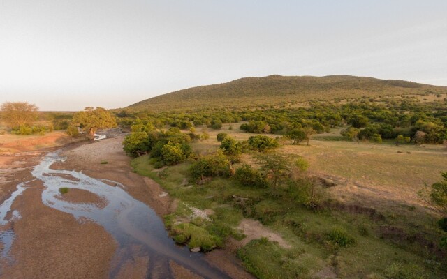 Explore Nature Mara Lodge