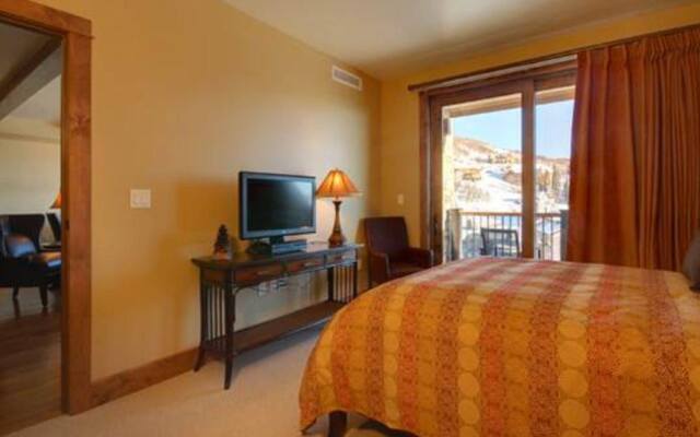 Edgemont Condos by Moving Mountains