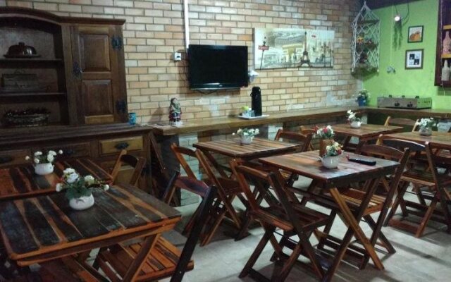 Pousada E Hostel Meia Lua