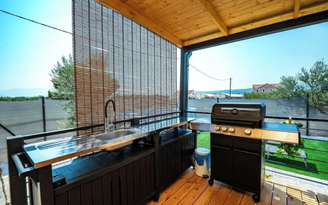 House Red Earth - Kastel Stafilic
