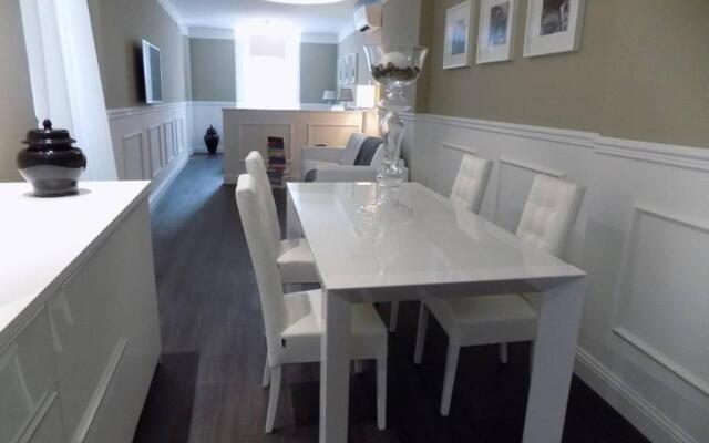 Hs4U The Chic Luxury apartment