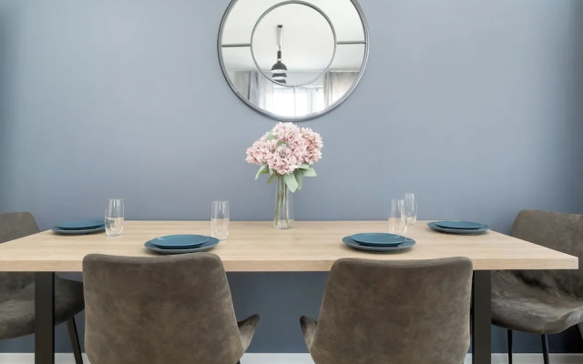 Amazing Apartment for 6 by Renters