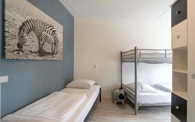 Cozy Apartment Near Beach