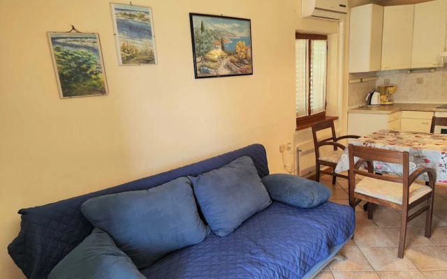 Comfortable Crikvenica Stay With Private Parking