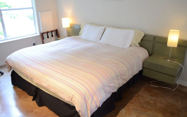 Modern B & B