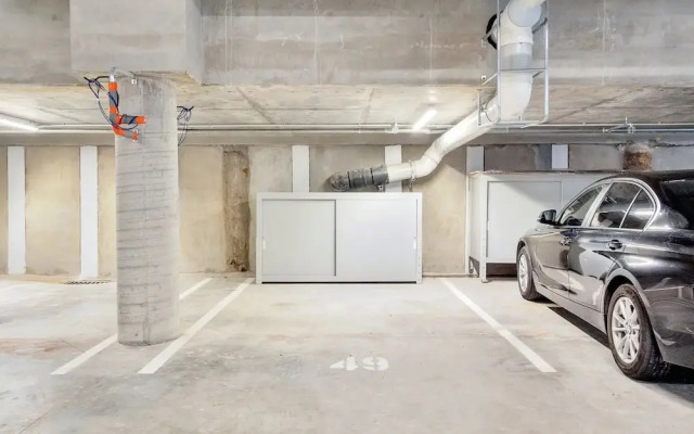 Takapuna Contemporary 2BR with Carpark