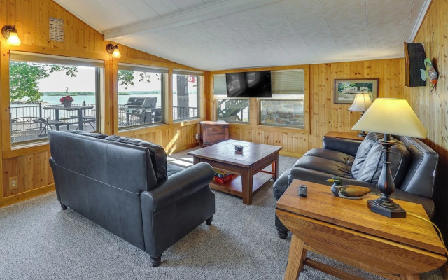 2 Boat Docks: Grand Lake Waterfront Home