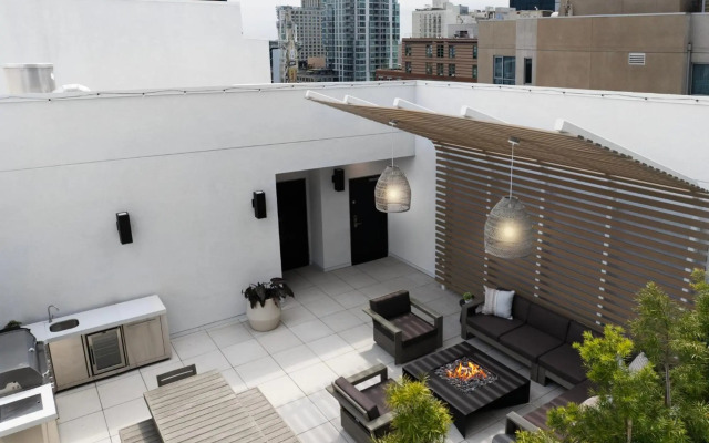 Sentral Gaslamp Quarter