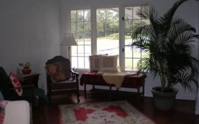 At the End of the Road Bed & Breakfast - Hotel in Volcano - Photo 4