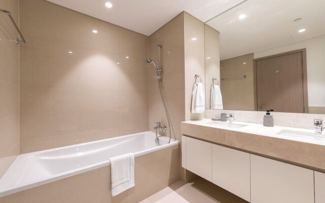 Act One Tower 2BR Luxury Apartment