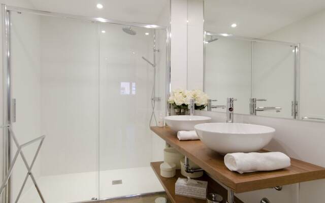 Hellenhost Gran Vía V