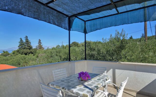 Apartment Cico Hvar/Pokrivenik 25302