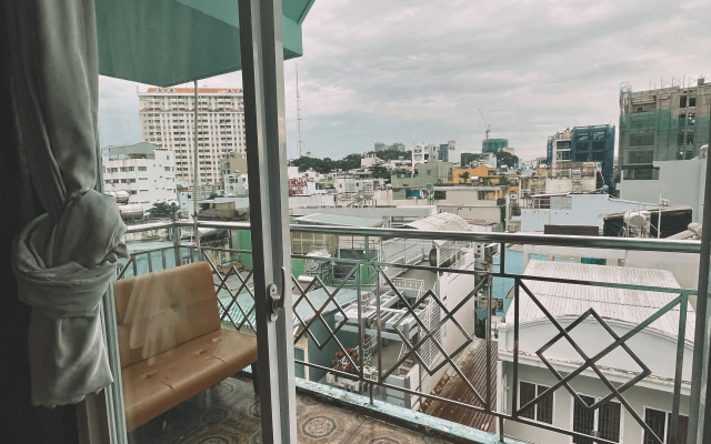 NHÀ SAIGON | Rustic Style & Spacious Room L1