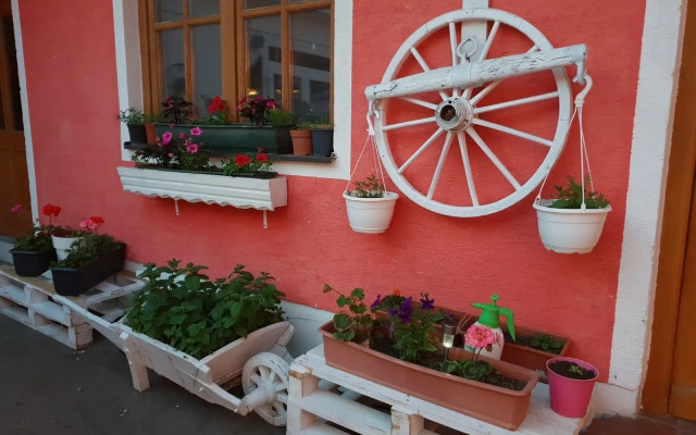 Taverna Kostalui Gasthof Pension